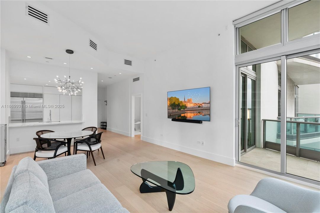 En Venta: $1,385,000 (2 camas, 2 baños, 1460 Pies cuadrados)