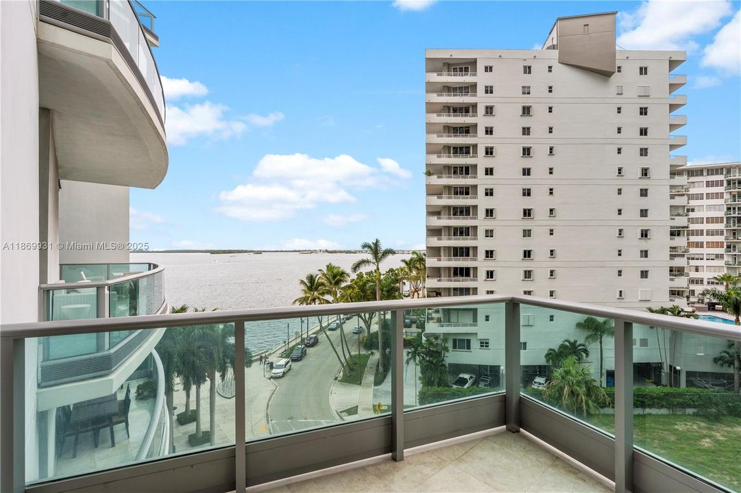 En Venta: $1,385,000 (2 camas, 2 baños, 1460 Pies cuadrados)