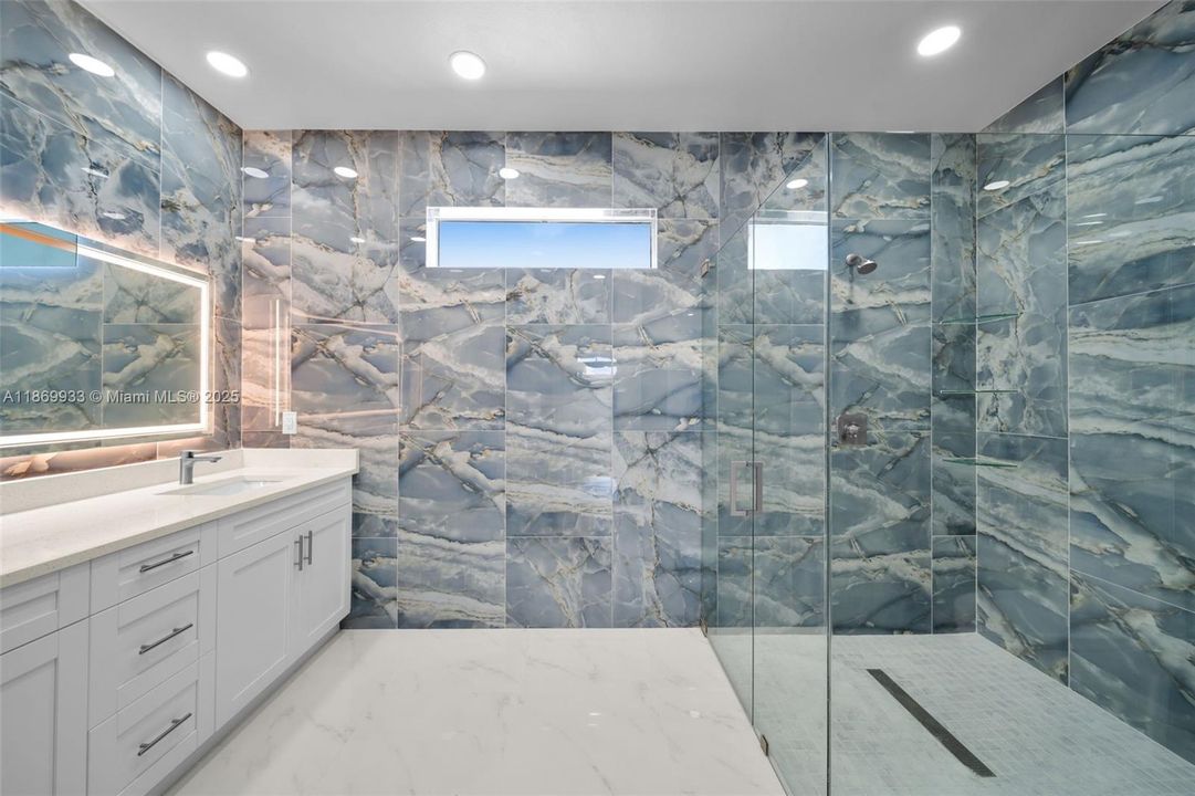 На продажу: $554,900 (4 спален, 3 ванн, 0 Квадратных фут)