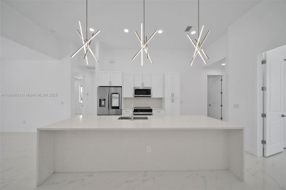 На продажу: $554,900 (4 спален, 3 ванн, 0 Квадратных фут)