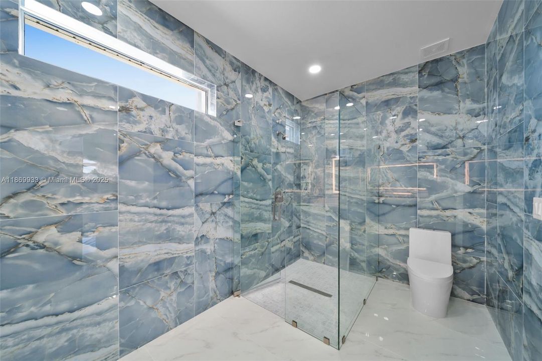 На продажу: $554,900 (4 спален, 3 ванн, 0 Квадратных фут)