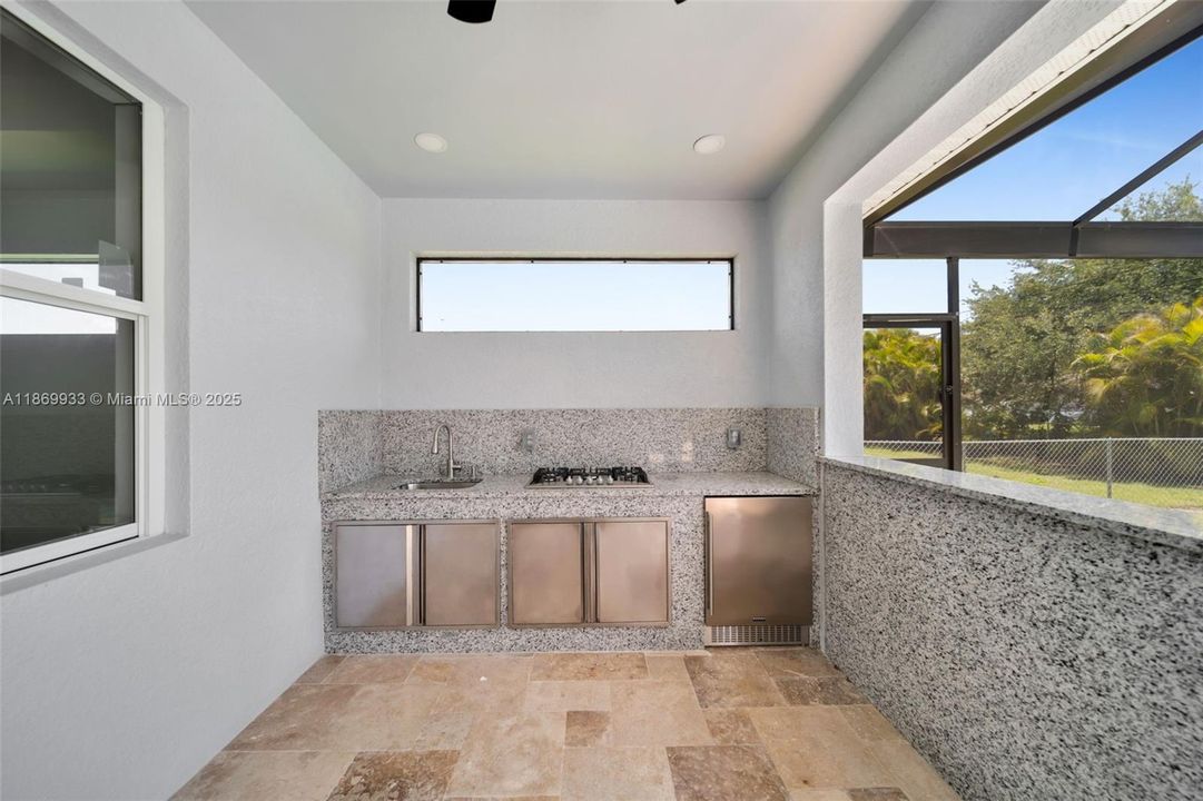 На продажу: $554,900 (4 спален, 3 ванн, 0 Квадратных фут)