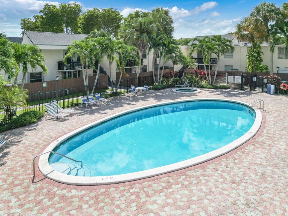 Activo con contrato: $1,800 (1 camas, 1 baños, 703 Pies cuadrados)