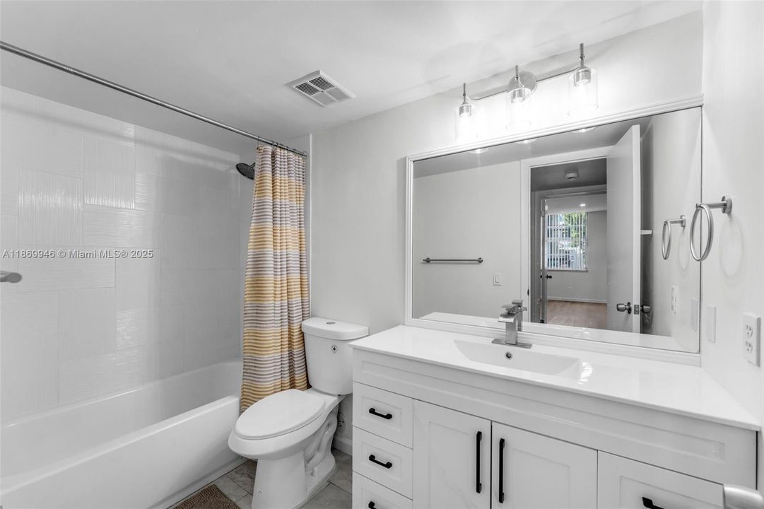 Activo con contrato: $1,800 (1 camas, 1 baños, 703 Pies cuadrados)