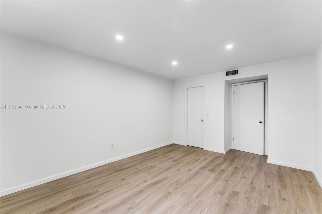 Activo con contrato: $1,800 (1 camas, 1 baños, 703 Pies cuadrados)