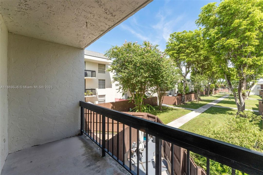 Activo con contrato: $1,800 (1 camas, 1 baños, 703 Pies cuadrados)