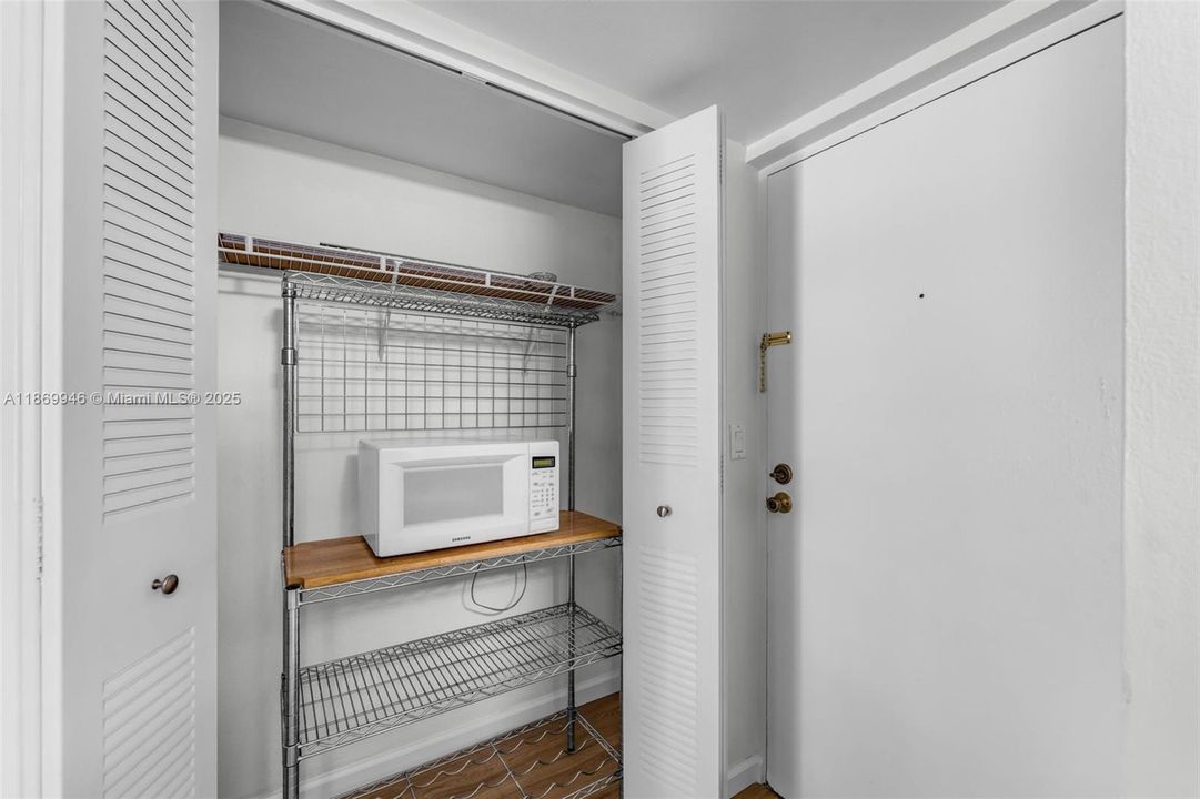 Activo con contrato: $1,800 (1 camas, 1 baños, 703 Pies cuadrados)