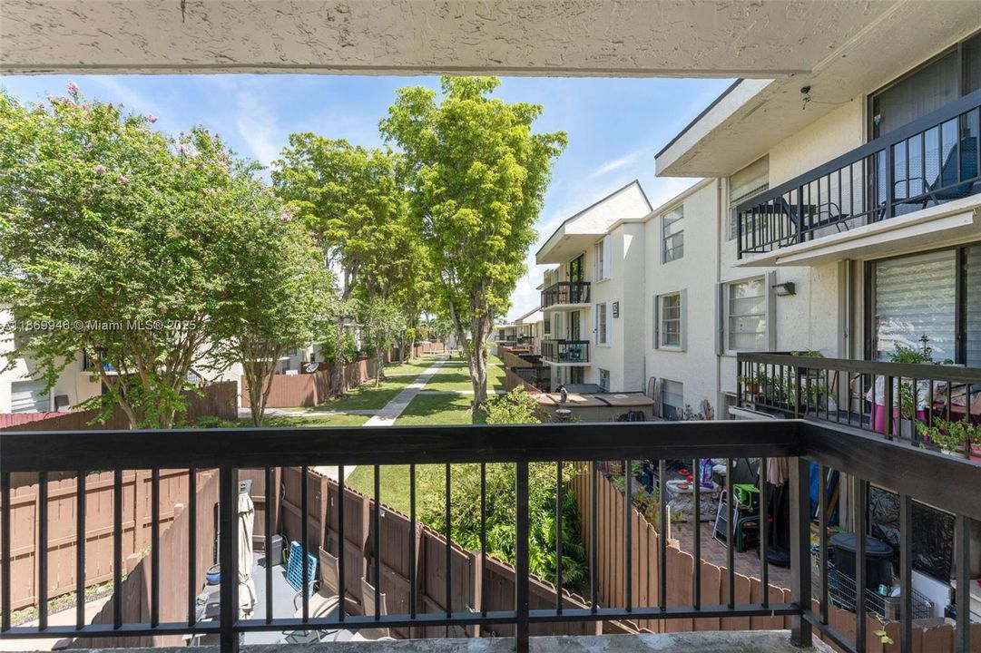 Activo con contrato: $1,800 (1 camas, 1 baños, 703 Pies cuadrados)