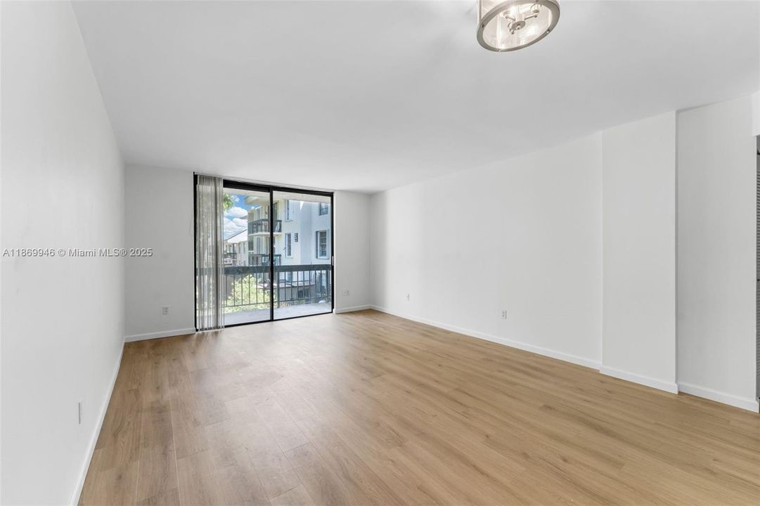 Activo con contrato: $1,800 (1 camas, 1 baños, 703 Pies cuadrados)