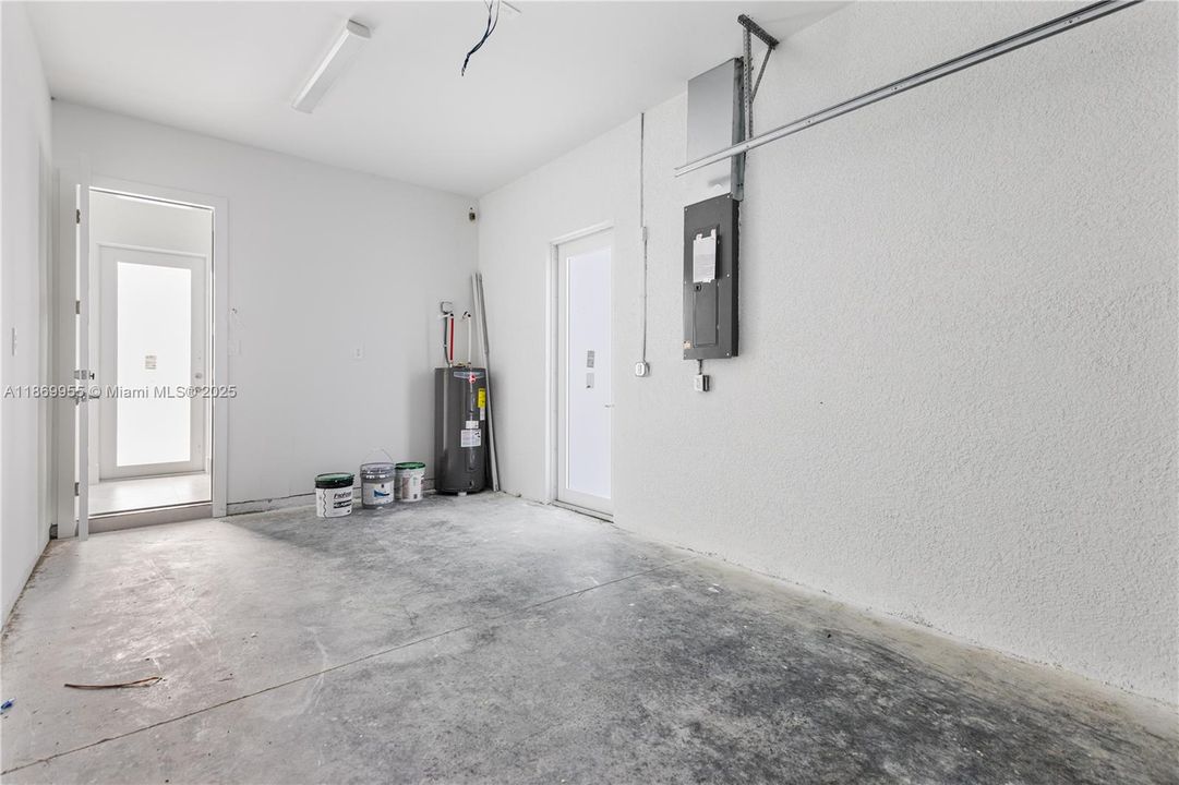 На продажу: $309,000 (3 спален, 3 ванн, 1050 Квадратных фут)