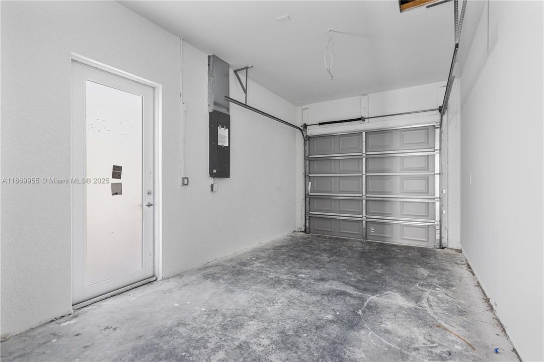 На продажу: $309,000 (3 спален, 3 ванн, 1050 Квадратных фут)