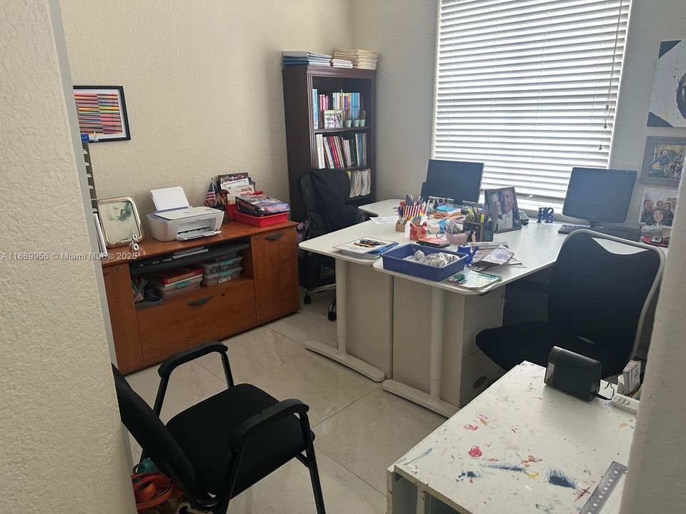 В аренду: $8,200 (6 спален, 4 ванн, 3292 Квадратных фут)