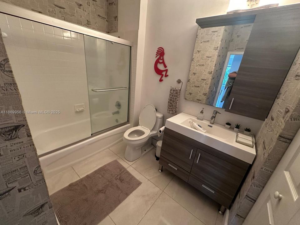 В аренду: $8,200 (6 спален, 4 ванн, 3292 Квадратных фут)