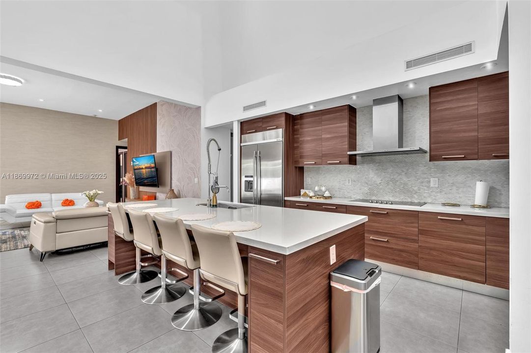 For Sale: $2,800,000 (5 beds, 6 baths, 3638 Square Feet)