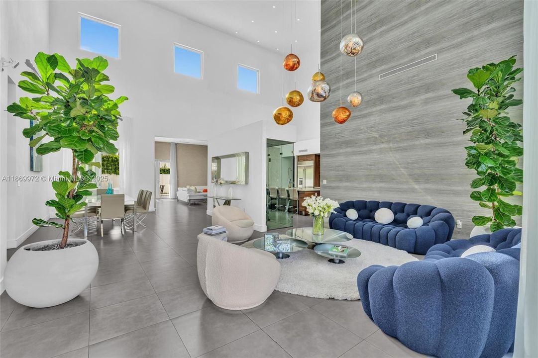 For Sale: $2,800,000 (5 beds, 6 baths, 3638 Square Feet)