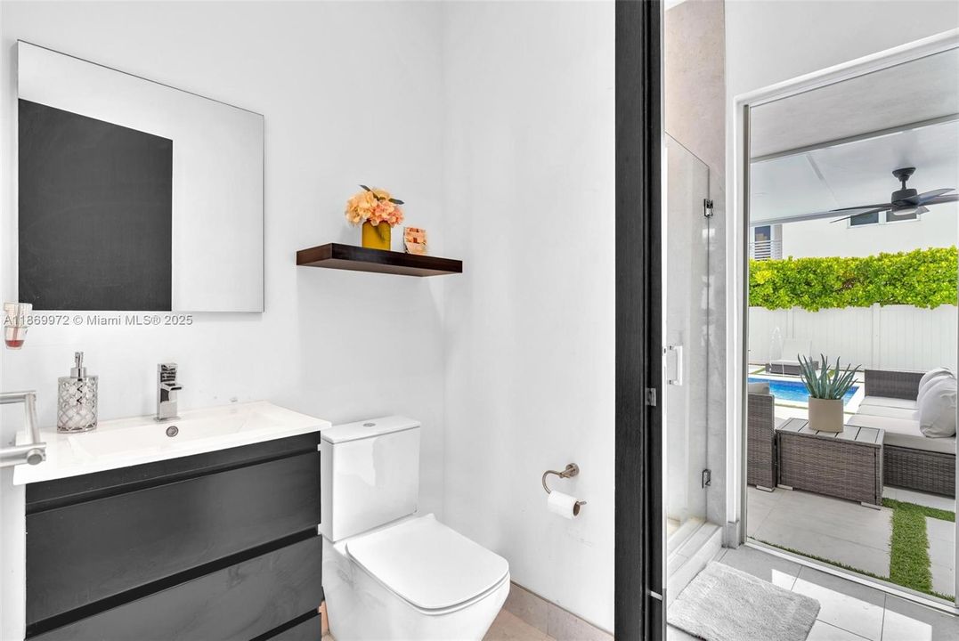 For Sale: $2,800,000 (5 beds, 6 baths, 3638 Square Feet)