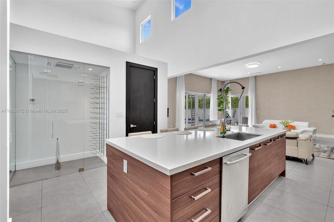 For Sale: $2,800,000 (5 beds, 6 baths, 3638 Square Feet)