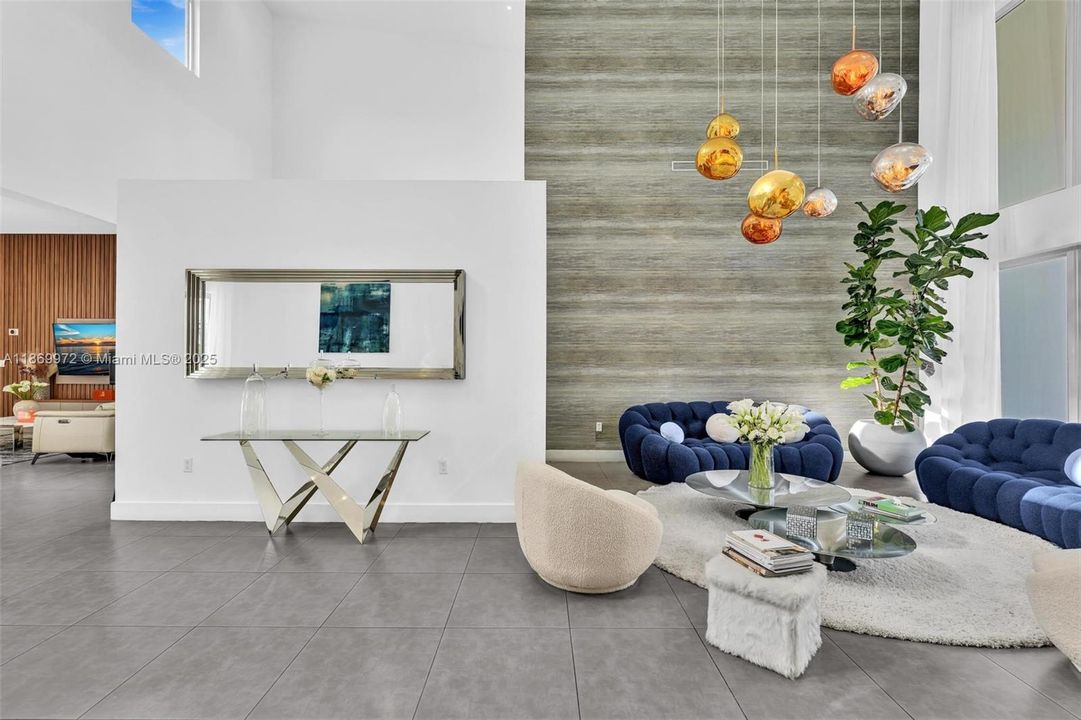 For Sale: $2,800,000 (5 beds, 6 baths, 3638 Square Feet)