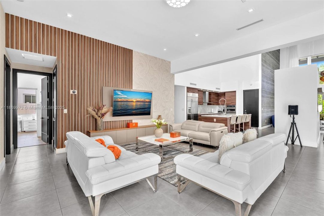 For Sale: $2,800,000 (5 beds, 6 baths, 3638 Square Feet)