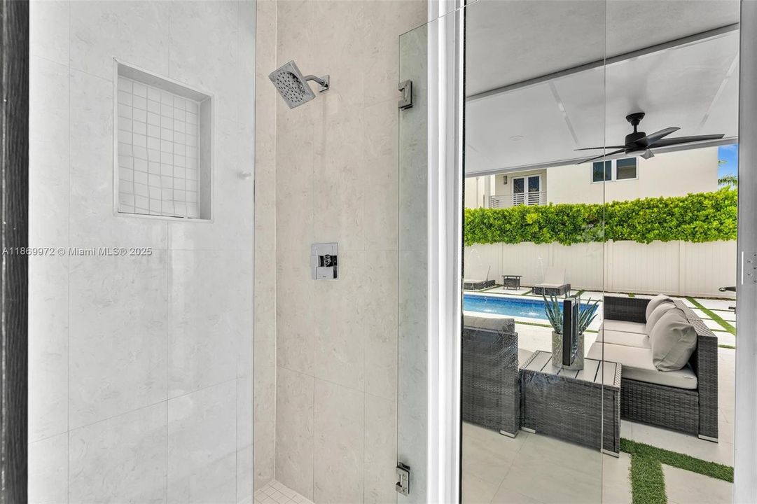 For Sale: $2,800,000 (5 beds, 6 baths, 3638 Square Feet)