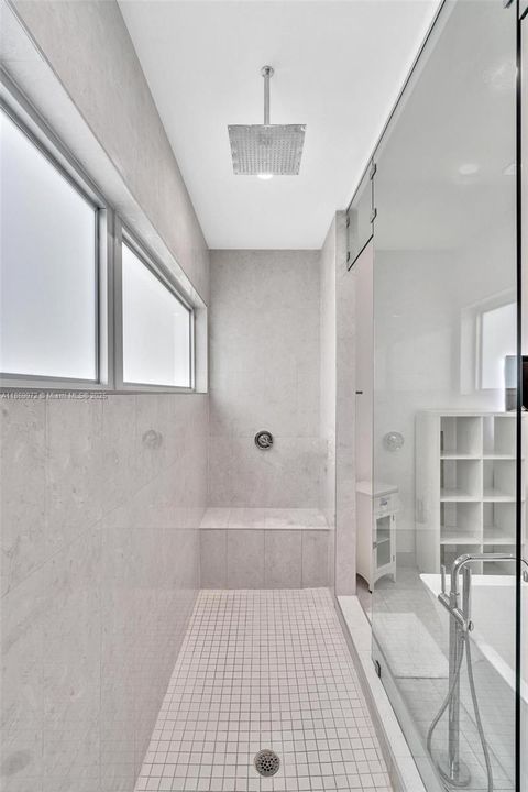 For Sale: $2,800,000 (5 beds, 6 baths, 3638 Square Feet)