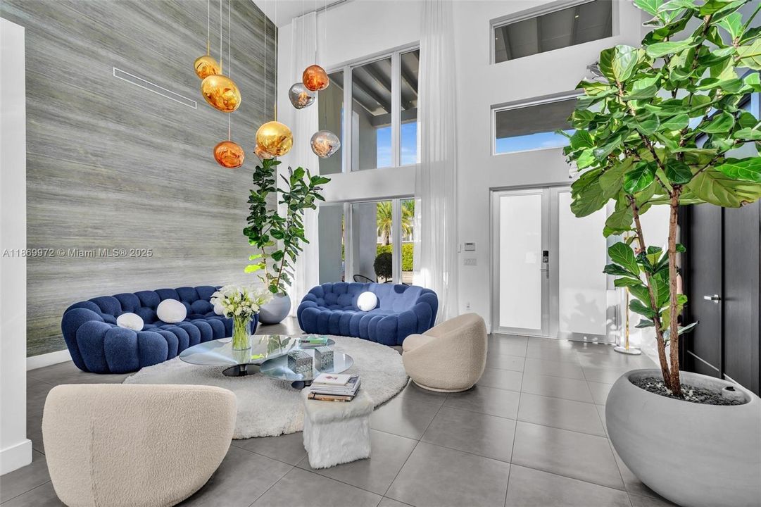 For Sale: $2,800,000 (5 beds, 6 baths, 3638 Square Feet)