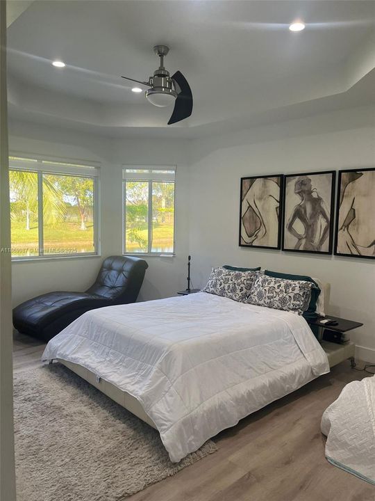 En Venta: $895,000 (3 camas, 2 baños, 1900 Pies cuadrados)