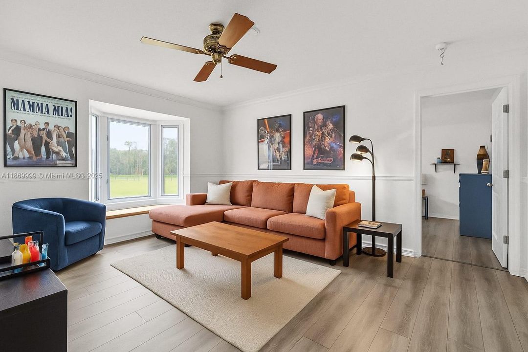 Недавно продано: $2,950,000 (8 спален, 5 ванн, 7674 Квадратных фут)