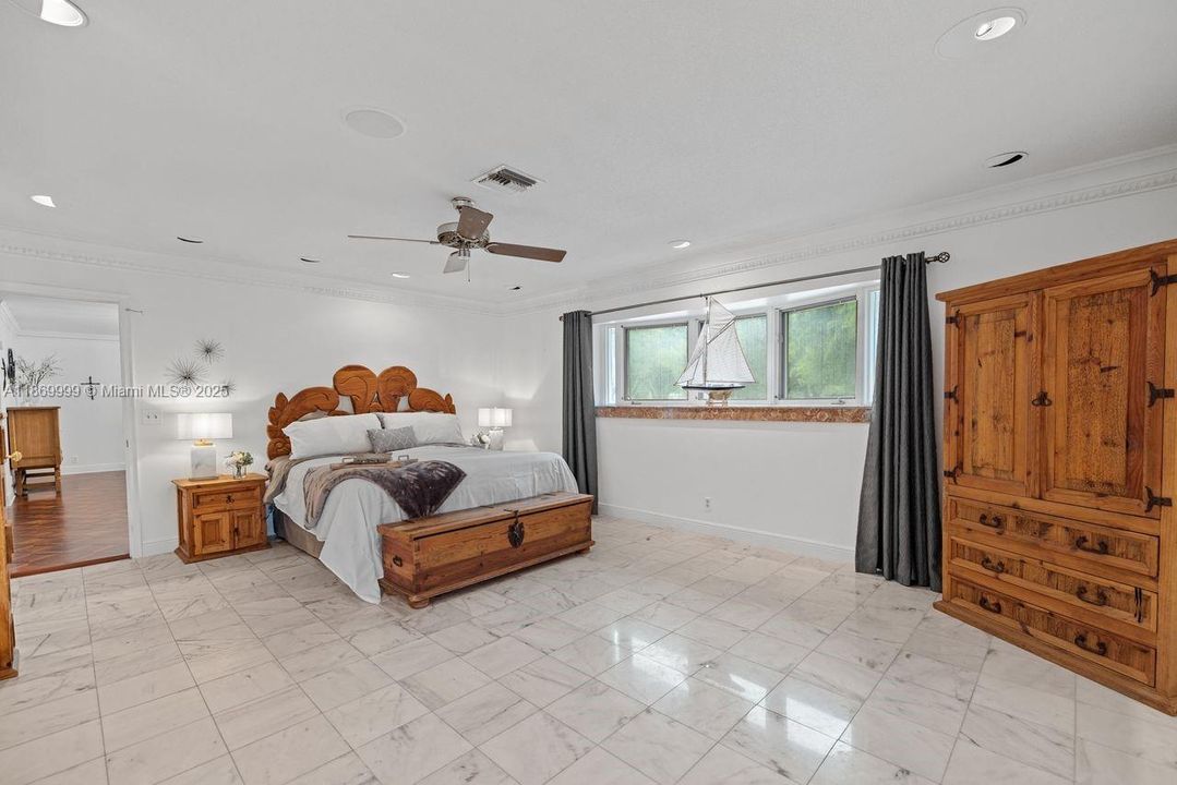 Недавно продано: $2,950,000 (8 спален, 5 ванн, 7674 Квадратных фут)