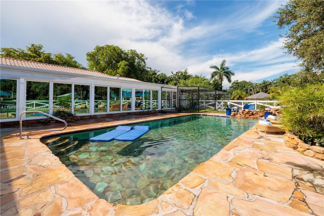 Недавно продано: $2,950,000 (8 спален, 5 ванн, 7674 Квадратных фут)