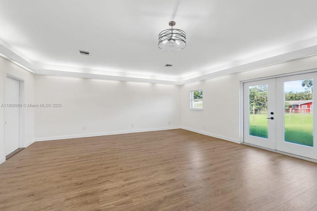 Недавно продано: $2,950,000 (8 спален, 5 ванн, 7674 Квадратных фут)