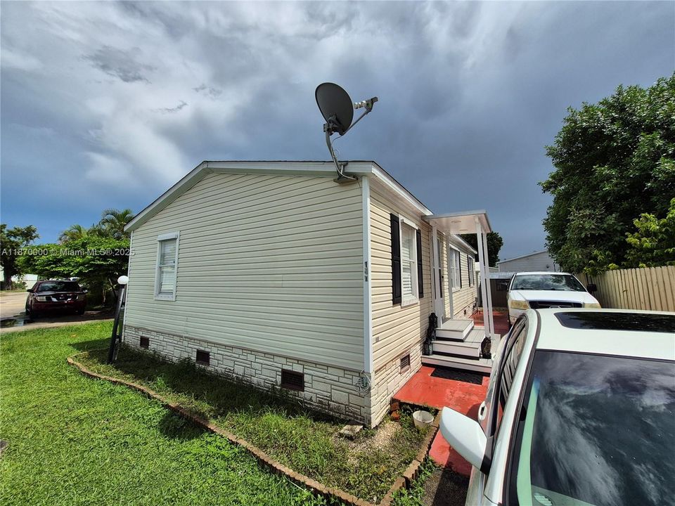 待售: $265,000 (3 贝兹, 2 浴室, 1120 平方英尺)