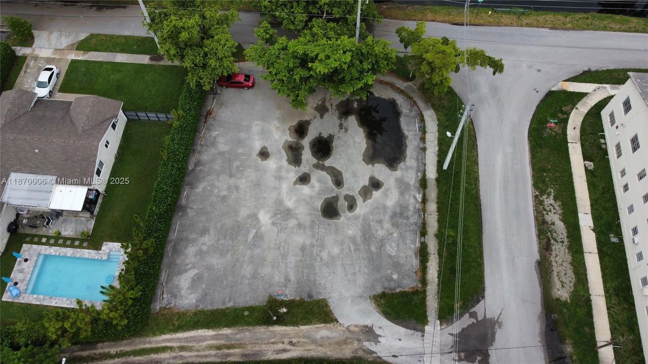 待售: $770,000 (9,746.00 acres)