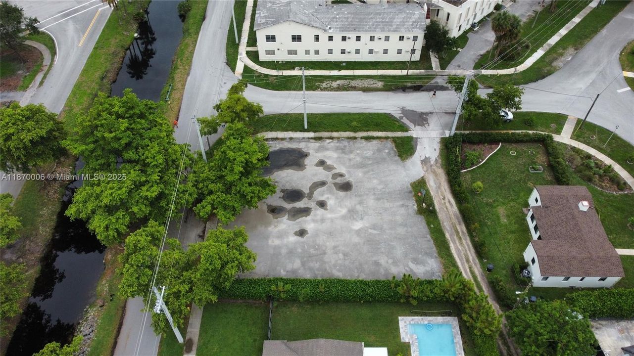 待售: $770,000 (9,746.00 acres)