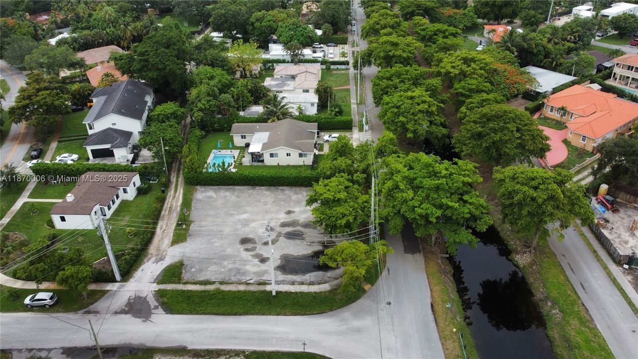 待售: $770,000 (9,746.00 acres)