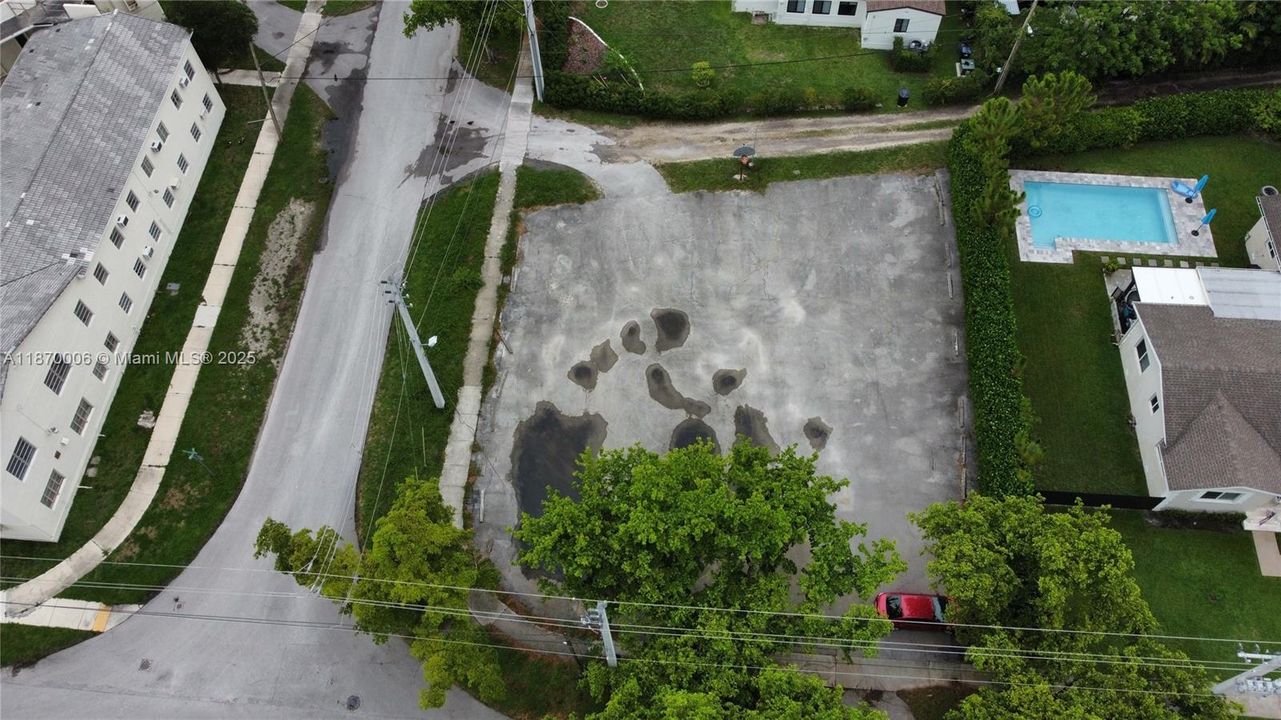 待售: $770,000 (9,746.00 acres)