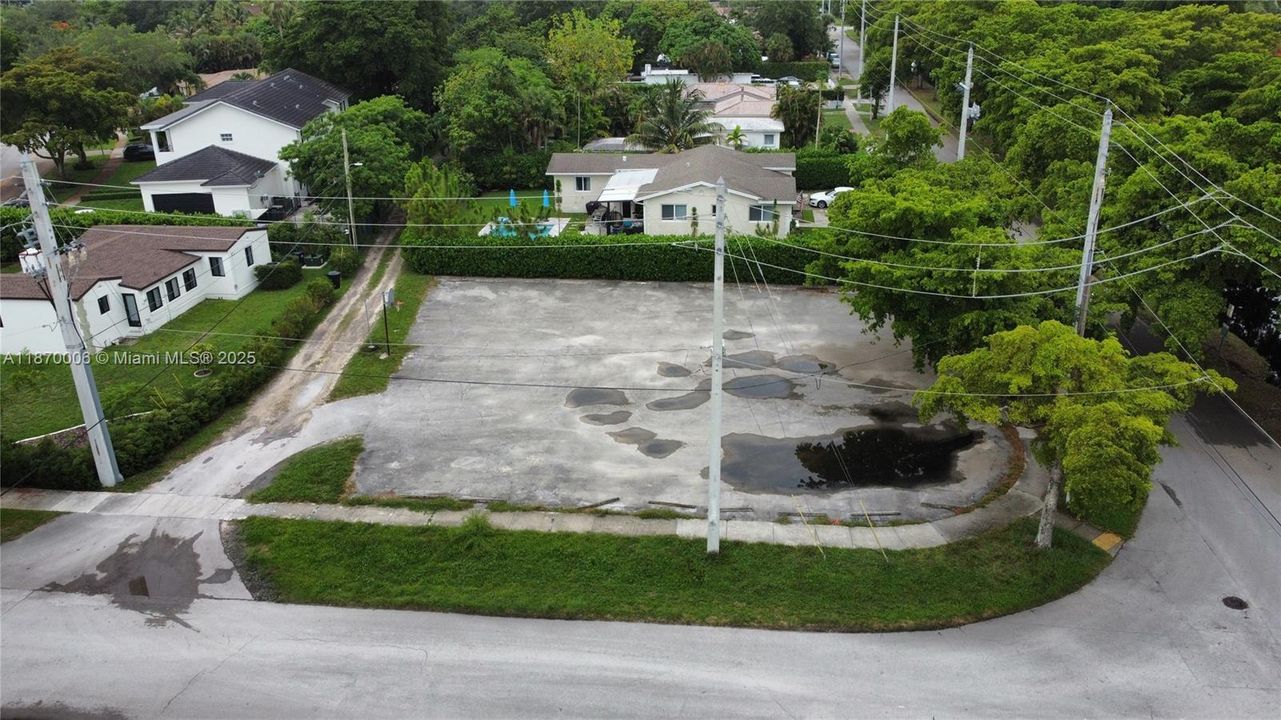 待售: $770,000 (9,746.00 acres)