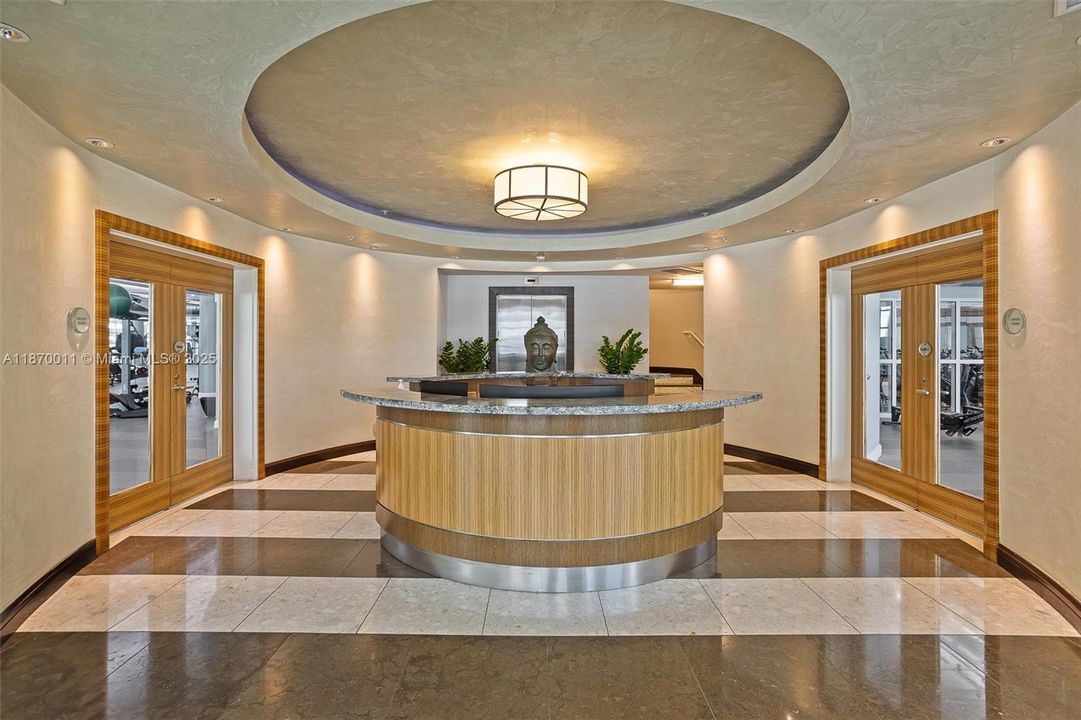 For Sale: $390,000 (1 beds, 1 baths, 978 Square Feet)
