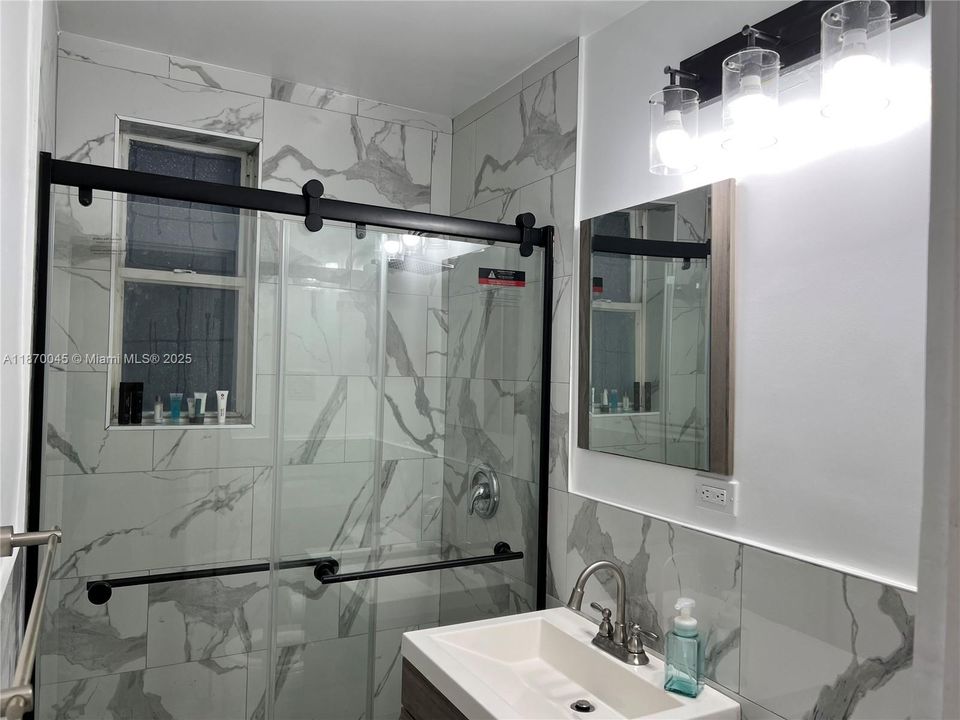 En Venta: $279,000 (1 camas, 1 baños, 340 Pies cuadrados)