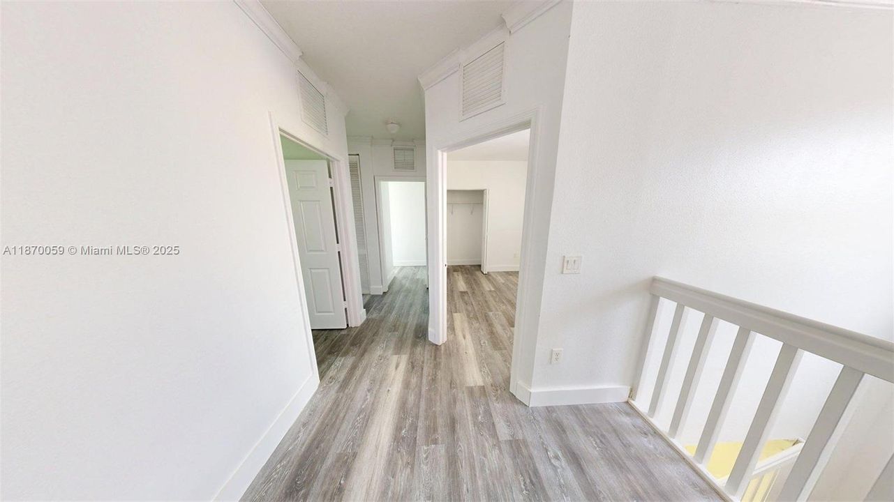 合同活跃: $269,000 (3 贝兹, 2 浴室, 1523 平方英尺)