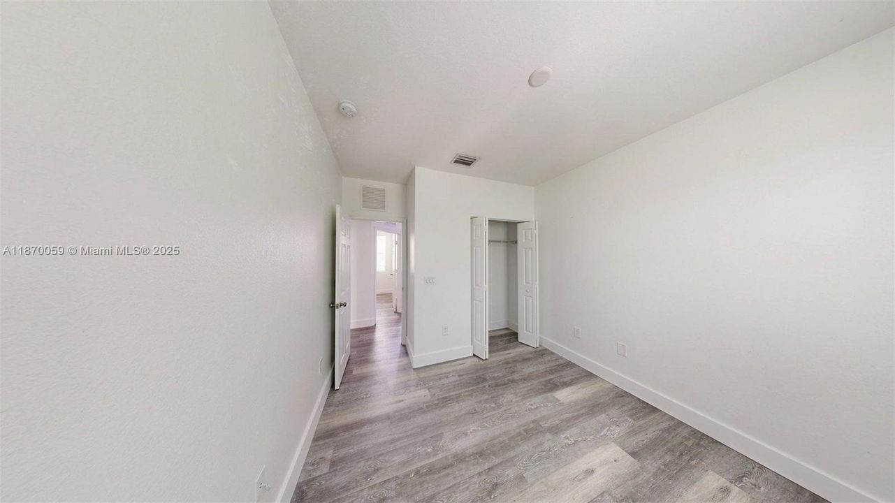 合同活跃: $269,000 (3 贝兹, 2 浴室, 1523 平方英尺)