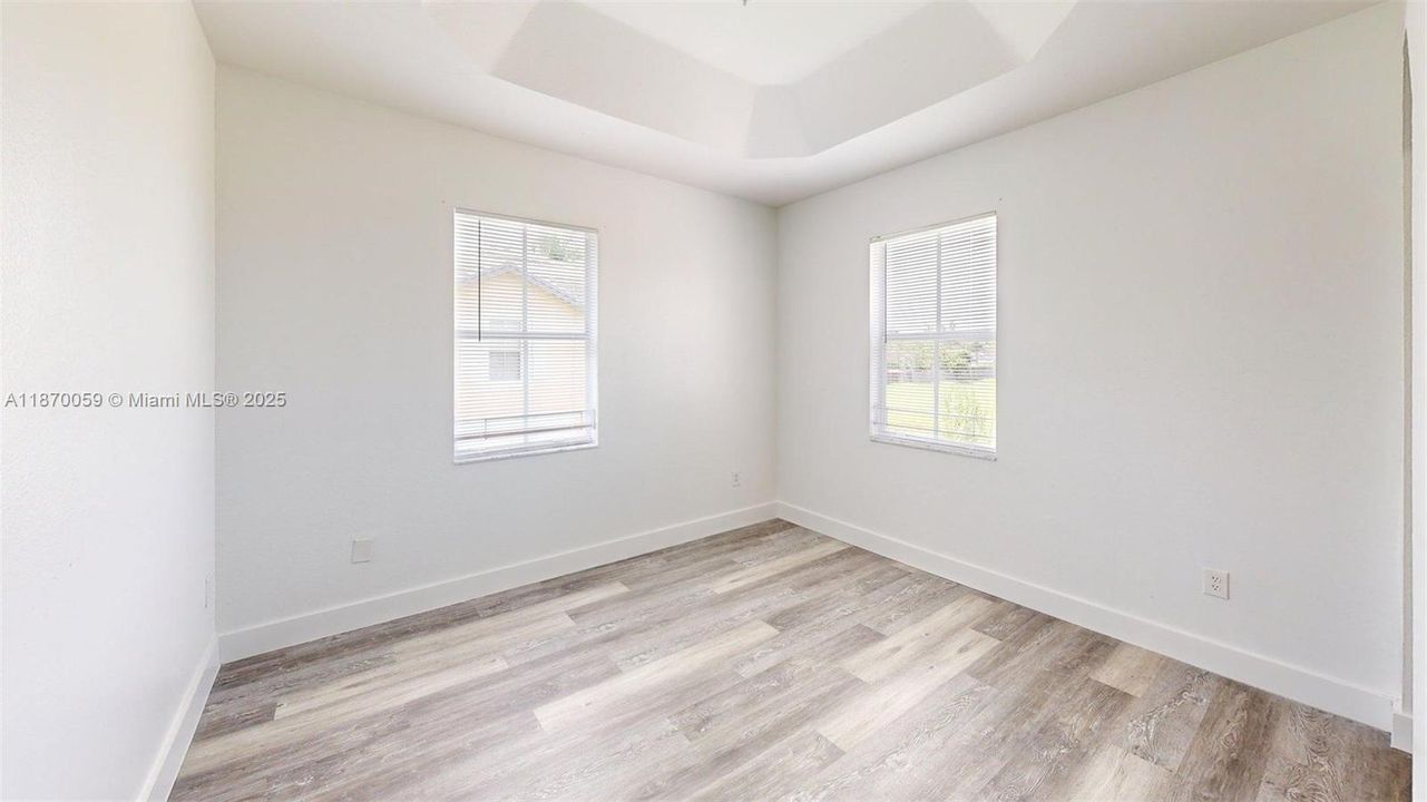 合同活跃: $269,000 (3 贝兹, 2 浴室, 1523 平方英尺)