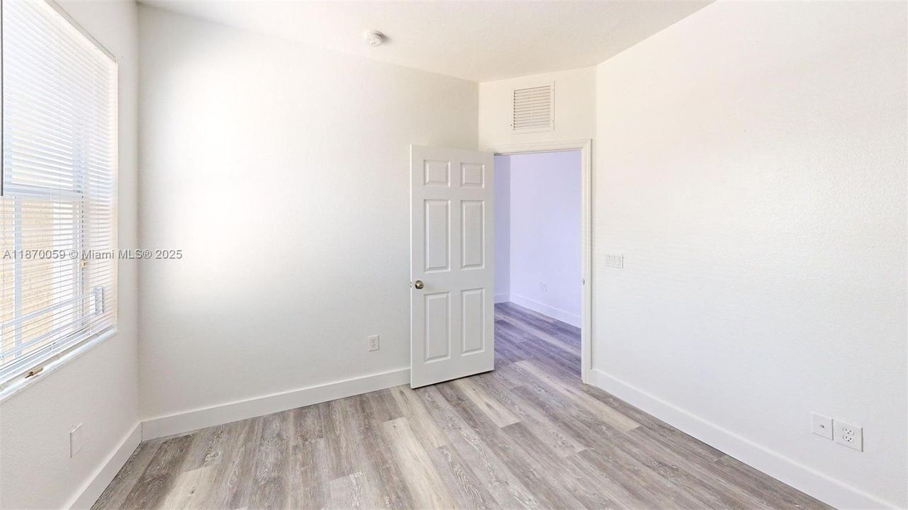 合同活跃: $269,000 (3 贝兹, 2 浴室, 1523 平方英尺)