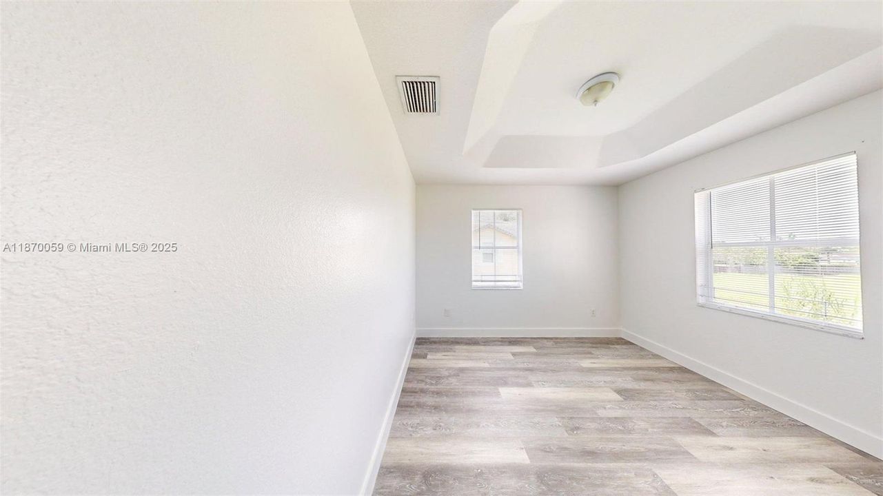 合同活跃: $269,000 (3 贝兹, 2 浴室, 1523 平方英尺)