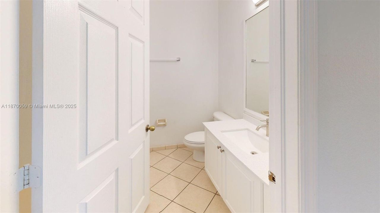 合同活跃: $269,000 (3 贝兹, 2 浴室, 1523 平方英尺)