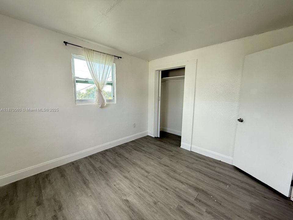 最近租的: $1,350 (2 贝兹, 1 浴室, 650 平方英尺)