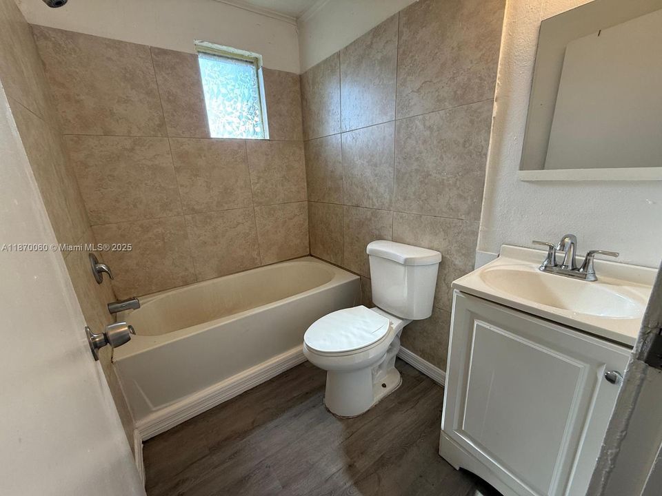 最近租的: $1,350 (2 贝兹, 1 浴室, 650 平方英尺)