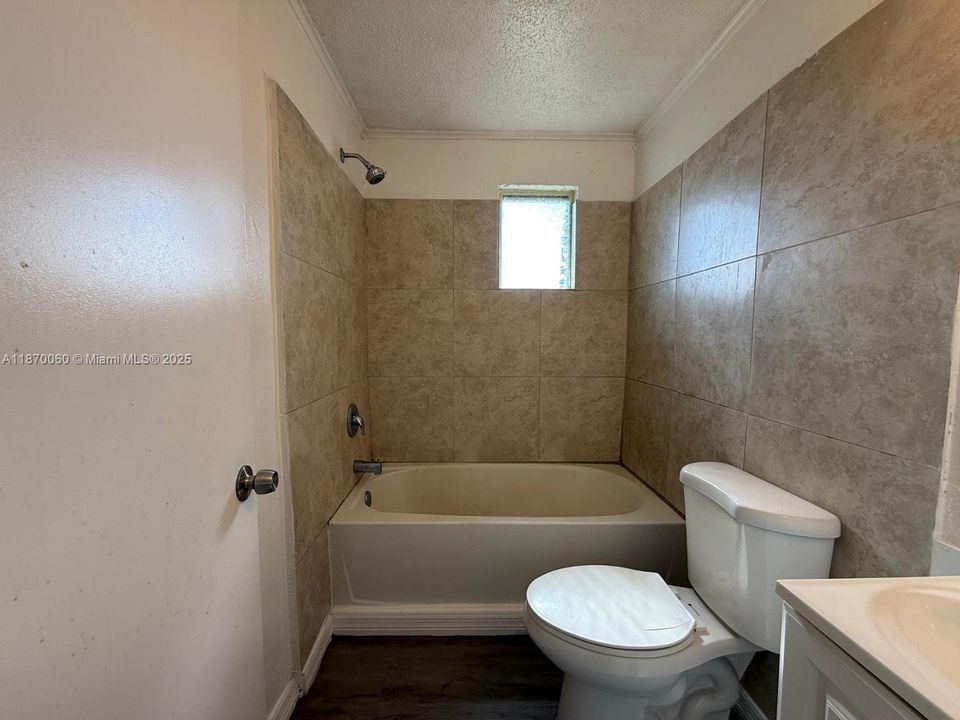 最近租的: $1,350 (2 贝兹, 1 浴室, 650 平方英尺)