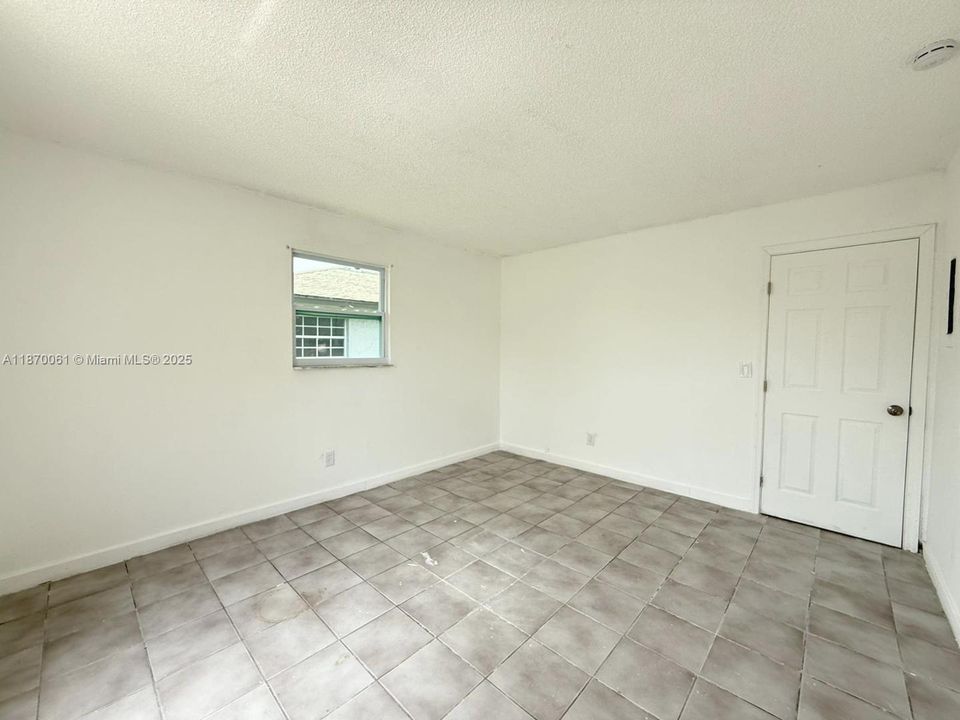 Недавно арендовано: $1,350 (2 спален, 1 ванн, 808 Квадратных фут)