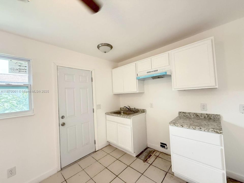 Недавно арендовано: $1,350 (2 спален, 1 ванн, 808 Квадратных фут)